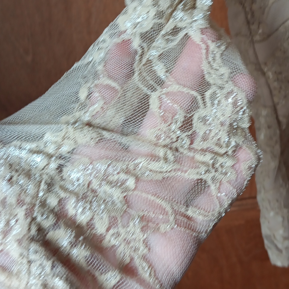 Jessica Women's Cream Lace Top - Picture 4 of 4